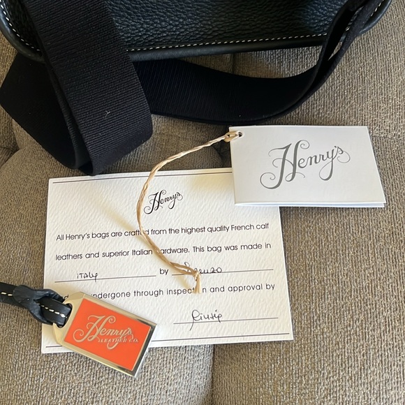 Dooney & Bourke Henrys Crossbody Black - Picture 9 of 10